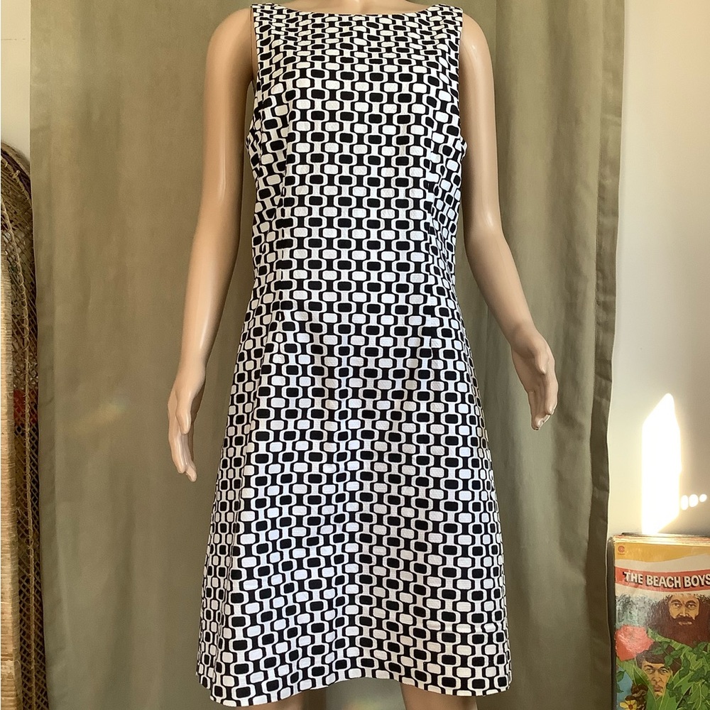Vintage Max and Cleo sleeveless dress, funky black and white pattern, size 6